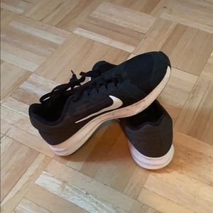 black nike court shoes, downshifter 8s